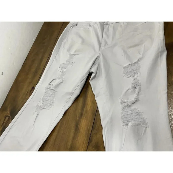 JUDY BLUE Jeans Womens 16W White Boyfriend Fit Stretch Distressed Mid Rise - Picture 2 of 15